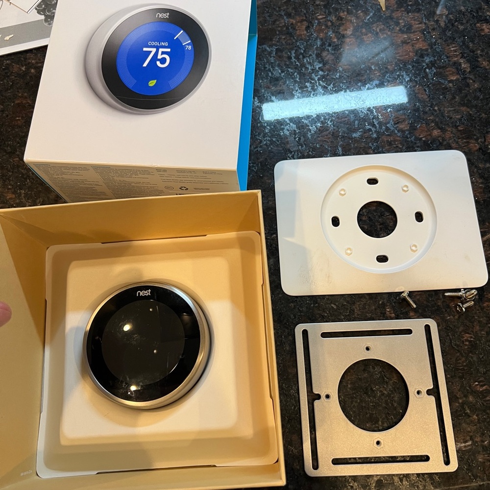 Google Nest Thermostat in Black